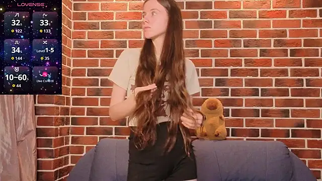MyrtaMcclaney's Live XXX Chat