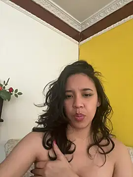 Chat XXX en directo de Esmerald_1111