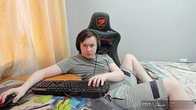 XXX chat uživo modela iliaskrislove