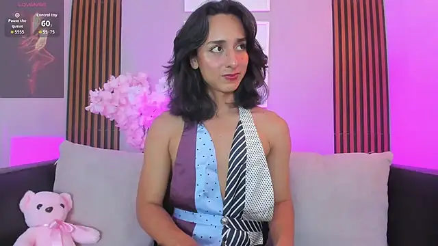 Elisasue: онлайн-секс-чат