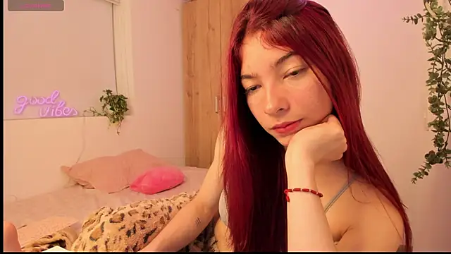 SarahLee__ Live XXX Chat
