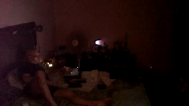 dazuk4513 Show in webcam
