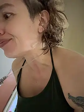 MARILYNKOVANOVA 라이브 XXX 채팅