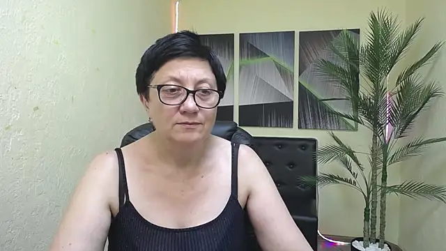 EmilyL0ve's Live XXX Chat