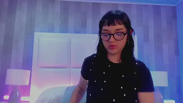 LilithBluum: онлайн-секс-чат