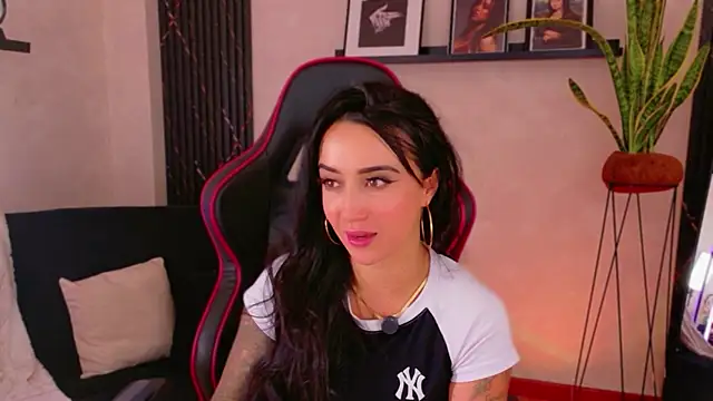 Chat +18 de EmmyEvans1 ao vivo