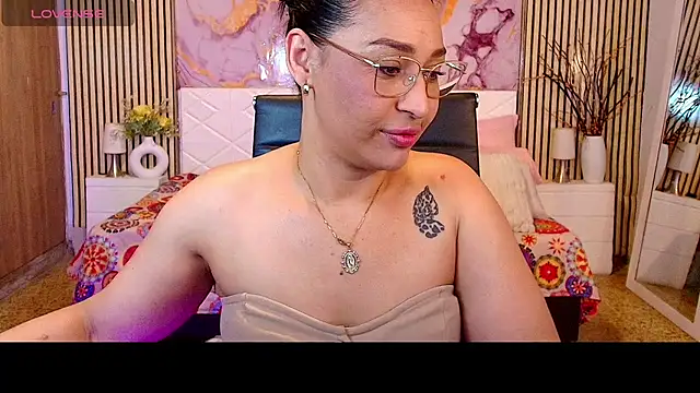 IvyShine7's Live XXX Chat