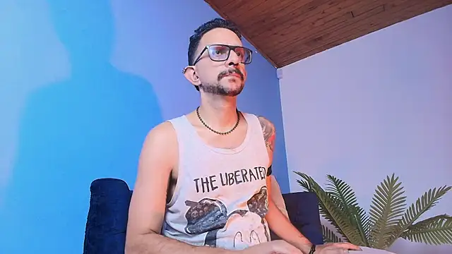 pigbananax's Live XXX Chat