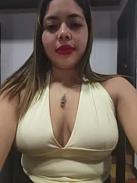Yelii_'s Live XXX Chat