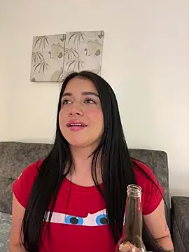 XXX chat uživo modela KallyMyller1