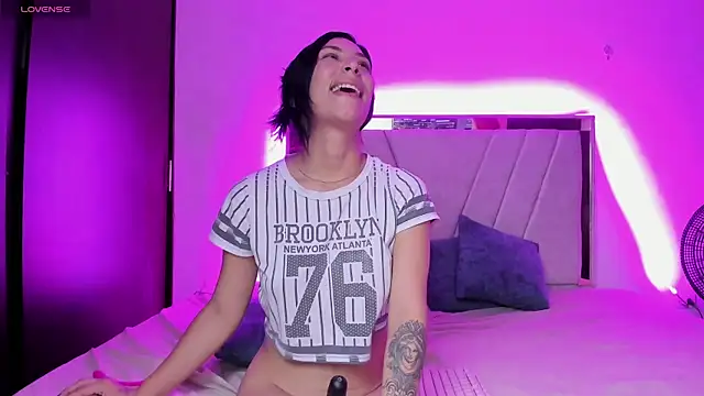 Chatroom XXX en direct de SofiaDollbe