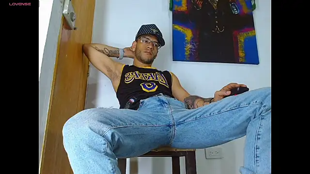 Alphamaster_92 Live XXX Chat