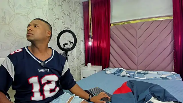 XXX chat uživo modela OverSmith