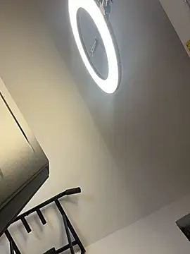 ava_blue Show in webcam