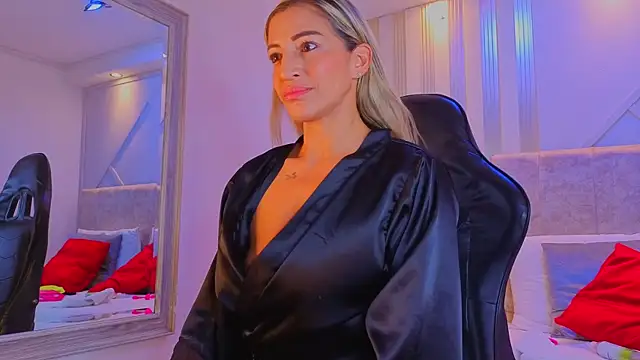 Tayra_Pradit 라이브 XXX 채팅