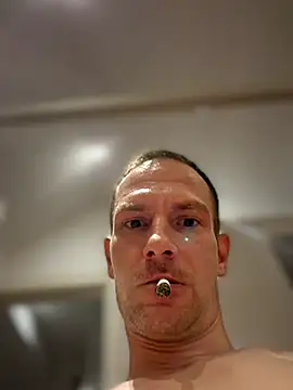 Chat XXX en directo de Cocaineee_Ger