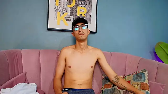 Keny_Romero Show in webcam