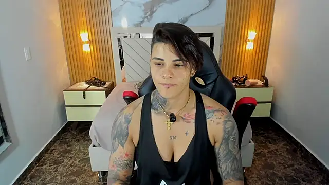 Živý XXX chat KAROLLJONES1