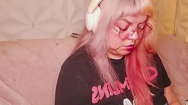 Satyn_doll – Naživo XXX chat