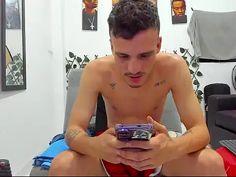 Živý XXX chat Latins_Boss