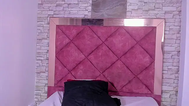 Chat +18 de Perlaa_smith ao vivo
