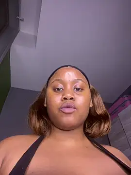 Pree_888x Adlı Modelin Canlı XXX Sohbeti