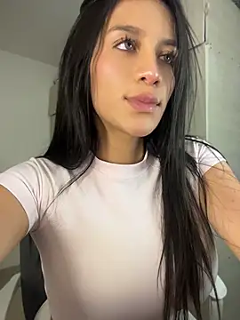 Emmily_19 Chat XXX in diretta