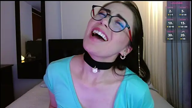 Salma_Tori Adlı Modelin Canlı XXX Sohbeti