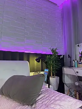 LunahMiller Adlı Modelin Canlı XXX Sohbeti