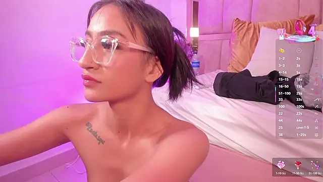 emily_daarell's Live XXX Chat