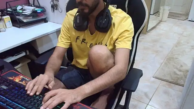 צ'אט XXX בשידור חי של flowthefun