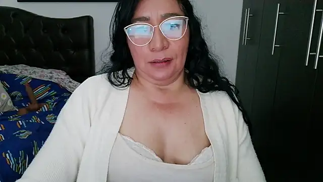 Czat XXX na żywo – Grace_mature_milf