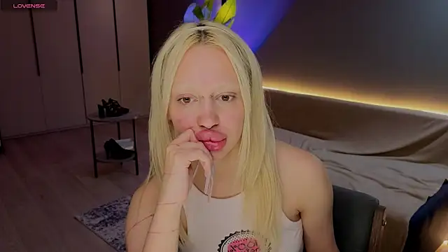 Luna_Beverly Chat XXX in diretta