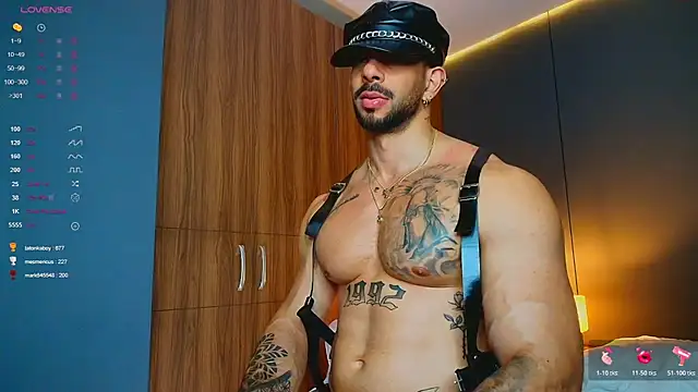 massimo_visconti live XXX chat