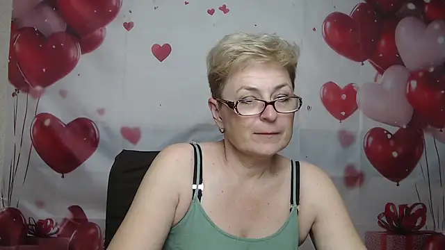 EmiliaGree: απευθείας συνομιλία ΧΧΧ