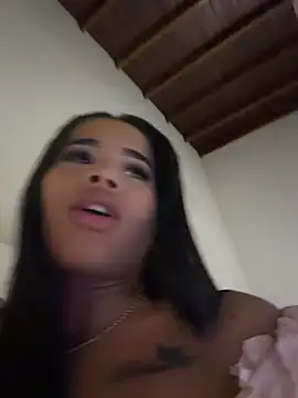 Chat +18 de EmmaExoticaXXX ao vivo