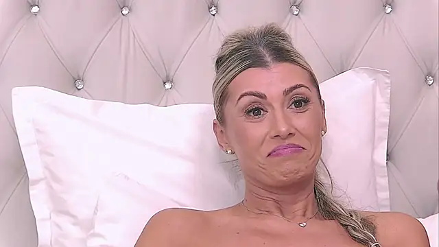 IvyDumont লাইভ XXX চ্যাট