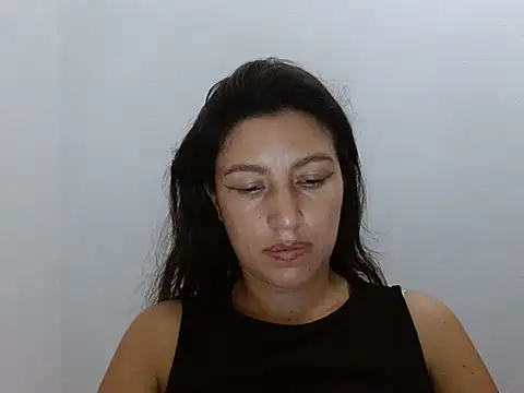 SarahFriendly Chat XXX in diretta