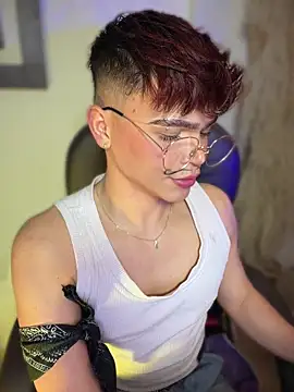 PRINCE_STEV Adlı Modelin Canlı XXX Sohbeti