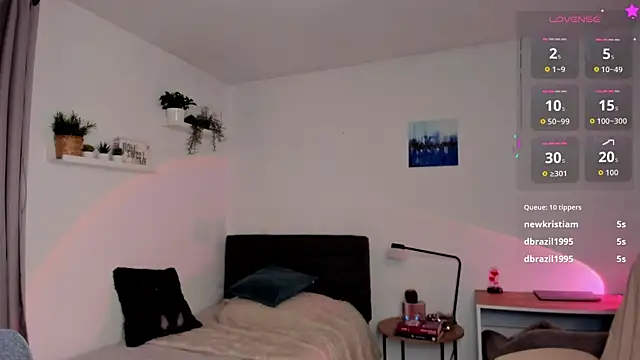 moonhelen's Live XXX Chat