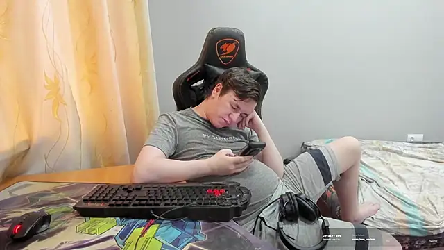 iliaskrislove Chat XXX live