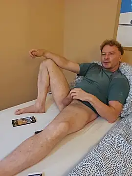 Lokomo32n Live XXX chat