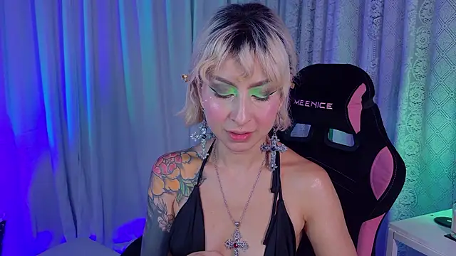 Chatroom XXX en direct de Cinamoonn