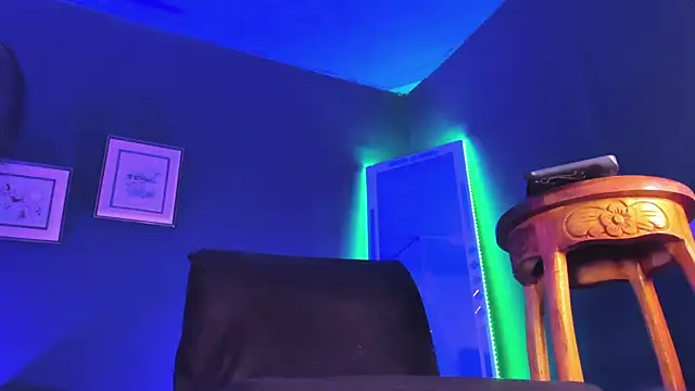 Czat XXX na żywo – Caleb_Frost
