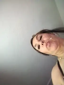 Myrnasexxx's Live XXX Chat