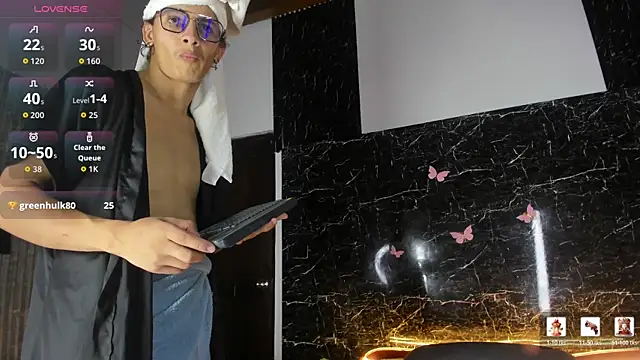 XXX chat uživo modela Adrian_Wolf
