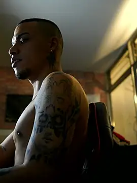 AlphaMasterXxx Live XXX-Chat