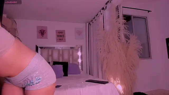Sussy_Bell01's Live XXX Chat