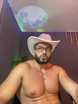 magnumchris Adlı Modelin Canlı XXX Sohbeti