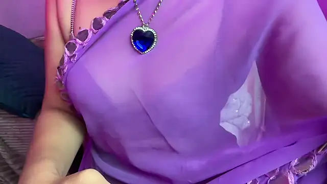 QueenAngelena's Live XXX Chat